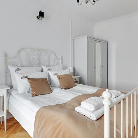 Dlugi Targ Street, Main Old Town & Riverside By Downtown Apartments กดัญสก์ ภายนอก รูปภาพ