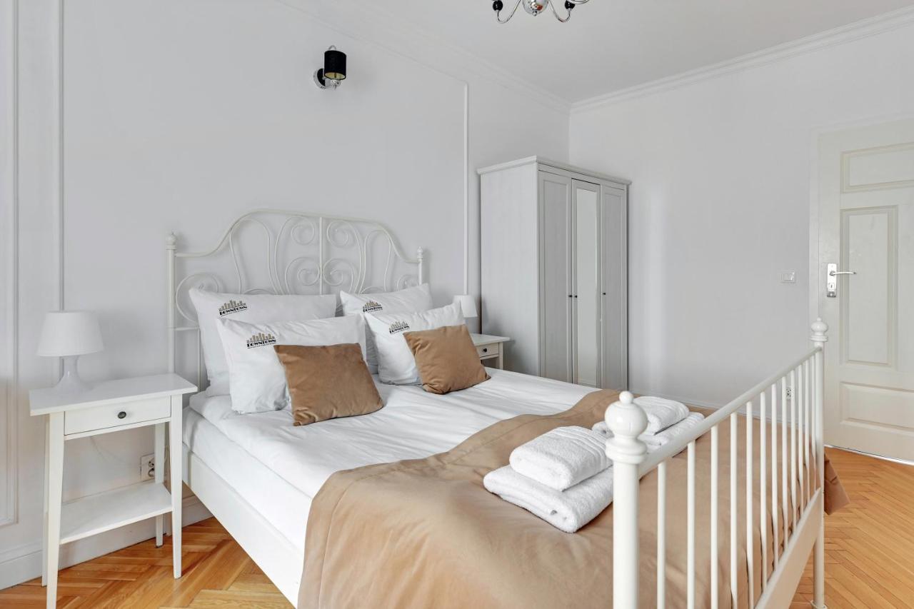Dlugi Targ Street, Main Old Town & Riverside By Downtown Apartments กดัญสก์ ภายนอก รูปภาพ